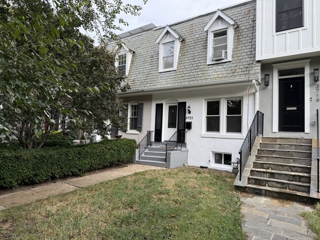 Building Photo - 3721 R St NW Rental
