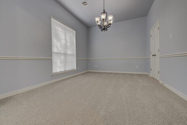 Photo - 2785 Lake Forest Dr