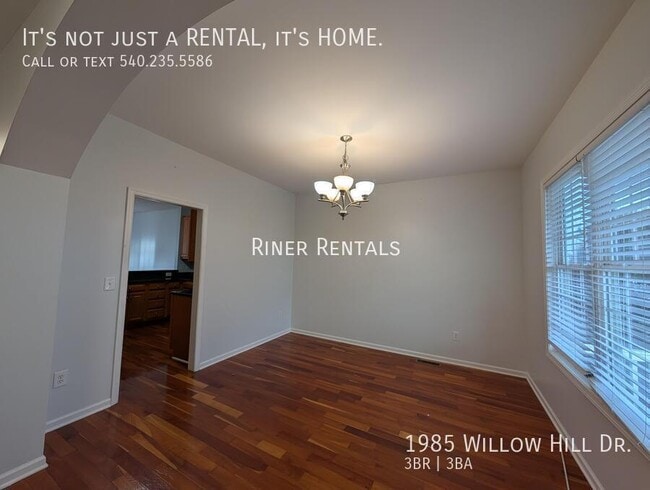 Photo - 1985 Willow Hill Dr