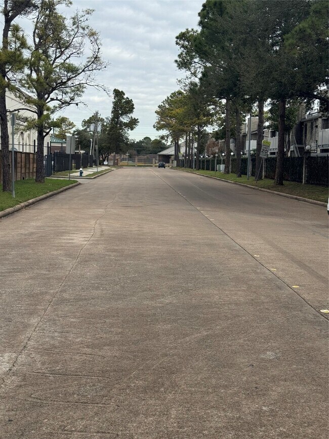 Photo - 10821 Braes Bend Dr