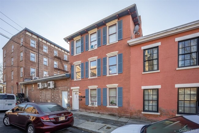 Building Photo - 101 Washington St Unit 1