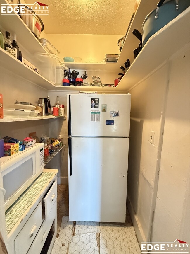 Photo - 1742 Commonwealth Ave Unidad 4