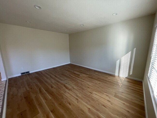 Photo - 3 bedroom 2 bath single story ranch home