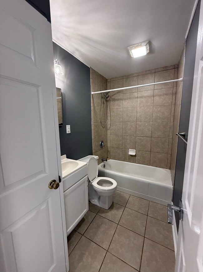 Photo - Nice 2 bedroom, 1 bath duplex