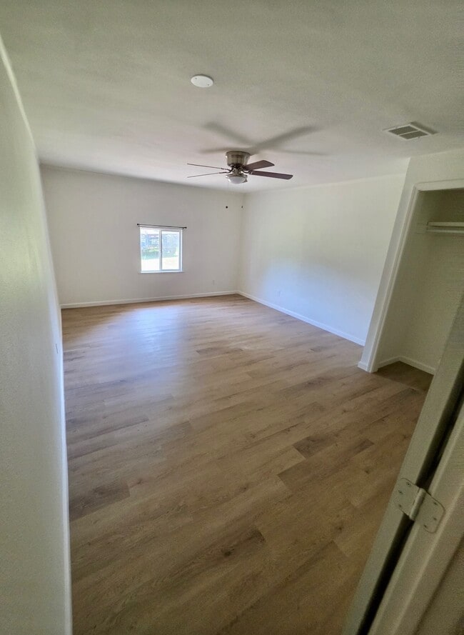 Photo - 208 Miller St