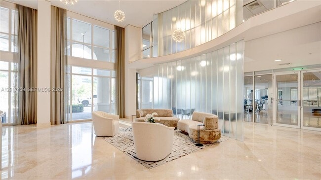 Photo - 511 SE 5 Ave Unidad 823