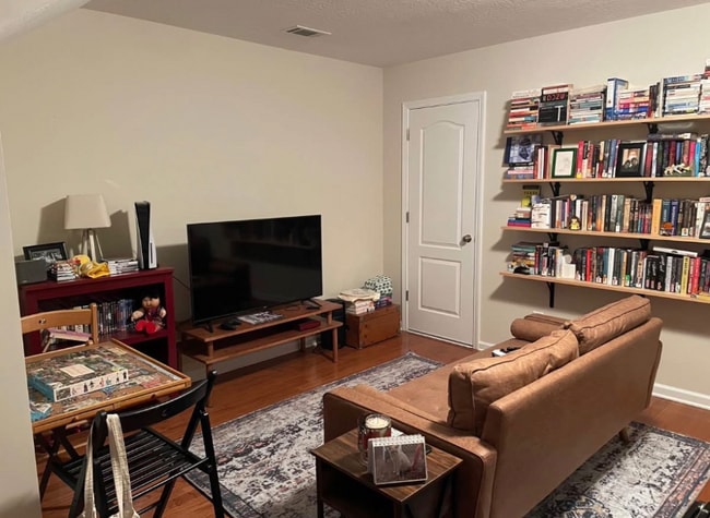 Photo - 225 Full Cir Dr