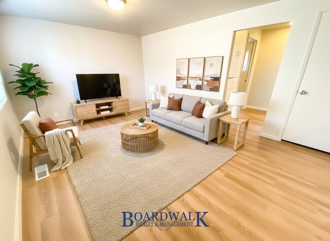 Photo - 253 E Crestone Ave Unit 253 E Crestone Ave #B