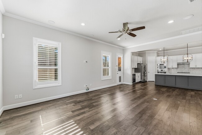 Photo - 2607 Nicholson St