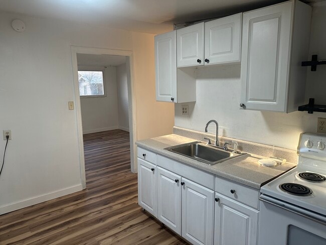 Photo - 404 Riverview Dr