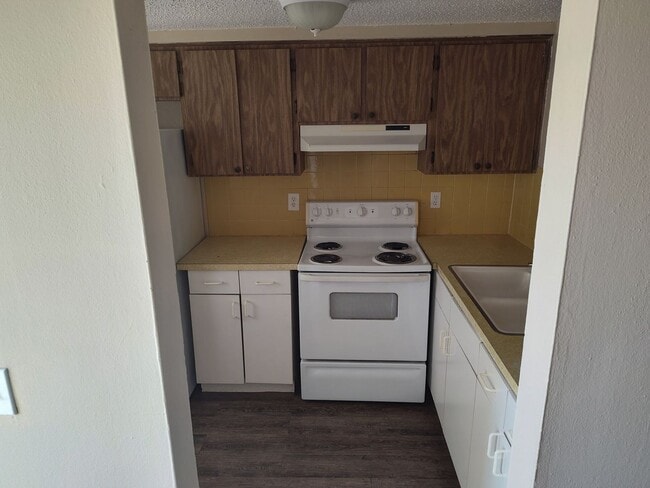 Photo - Enjoy the convenience and comfort of this 2/1 apartment in New Port Richey.