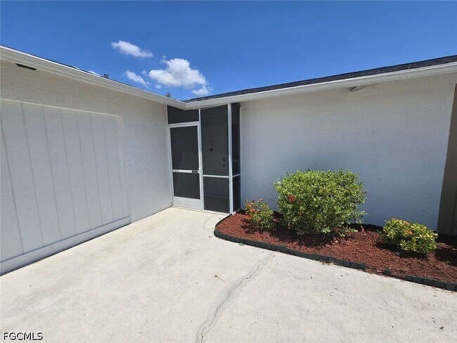 Photo - 960 Hearty St