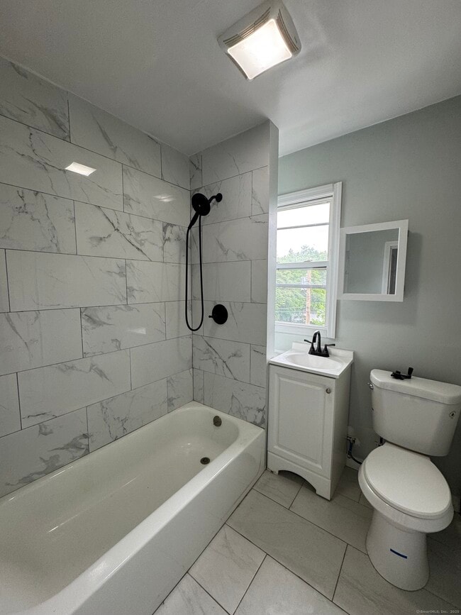 Photo - 199 English St Unit 2