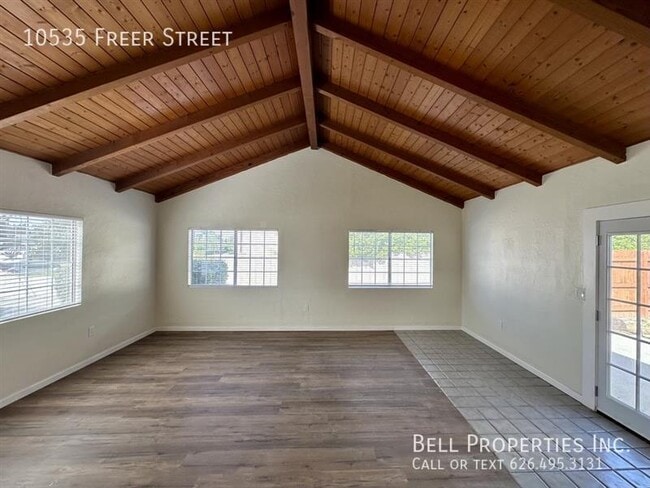 Photo - 10535 Freer Ave