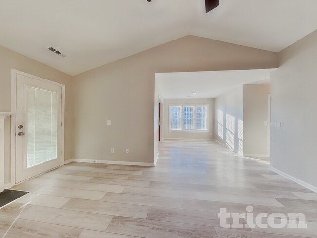 Photo - 5507 Whitley Way