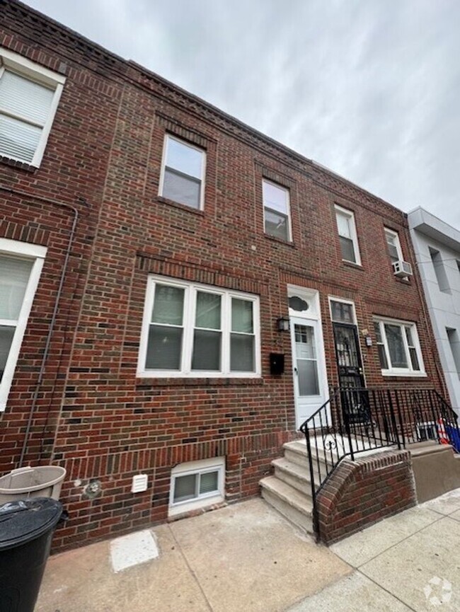 Building Photo - Newly renovated 3 bed 1 bath Rental