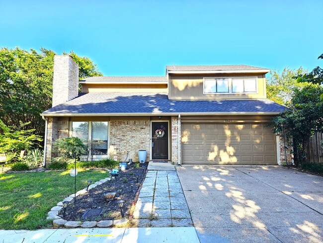 Building Photo - 3 Bed 2.5 Bath Hidden Gem in Flower Mound!