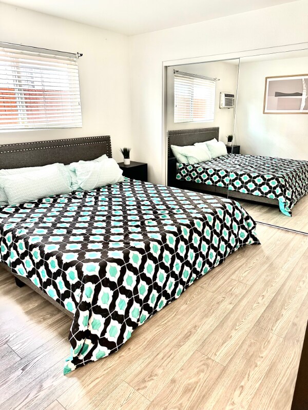 Photo - 1472 Iris Ave