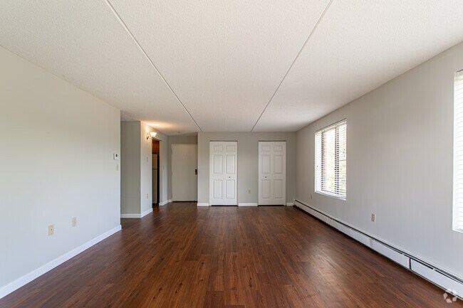 2 BR 1 Bath / 1100 sf