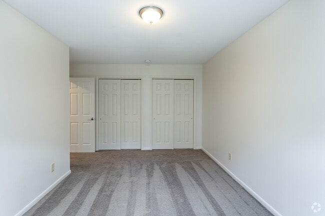 2BR , 2BA - 1051 SF