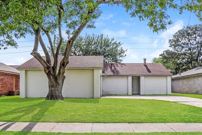 Refreshed 3-Bedroom Home - Refreshed 3-Bedroom Home