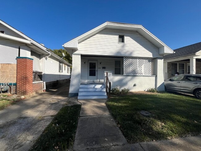 Building Photo - 1554 S Morton Ave Rental