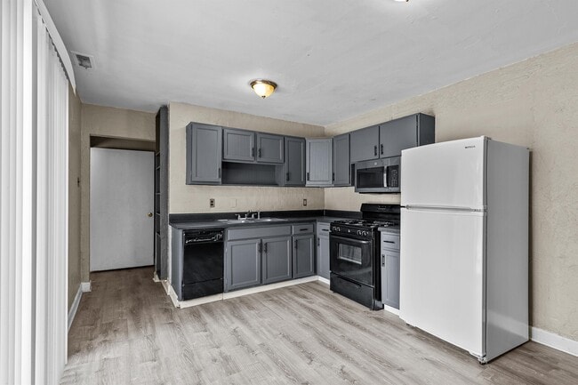 Photo - 1395 Bluebird Dr