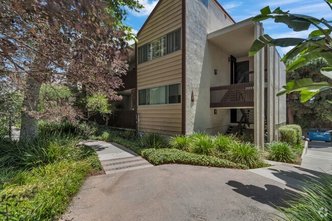 Building Photo - 6050 Canterbury Dr Rental