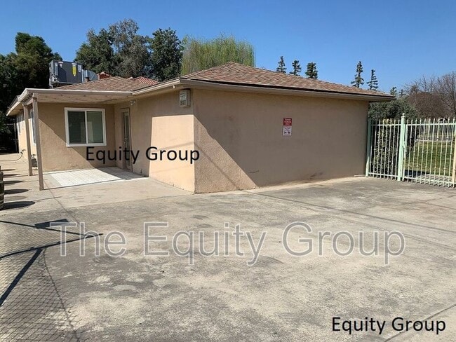 Building Photo - 1039 Chinowth St Unit #C Rental