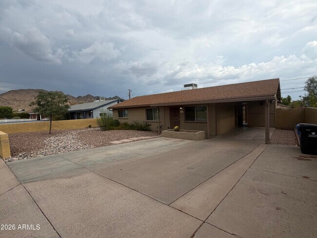 Photo - 1207 E Christy Dr