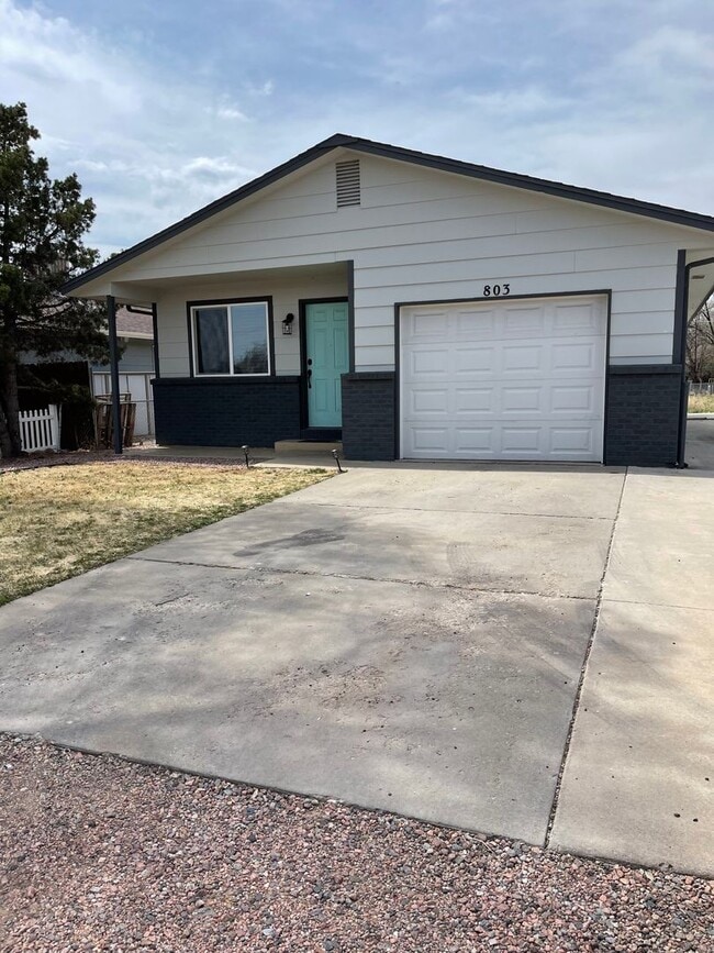 Building Photo - 3 Bedroom 1 Bath Home