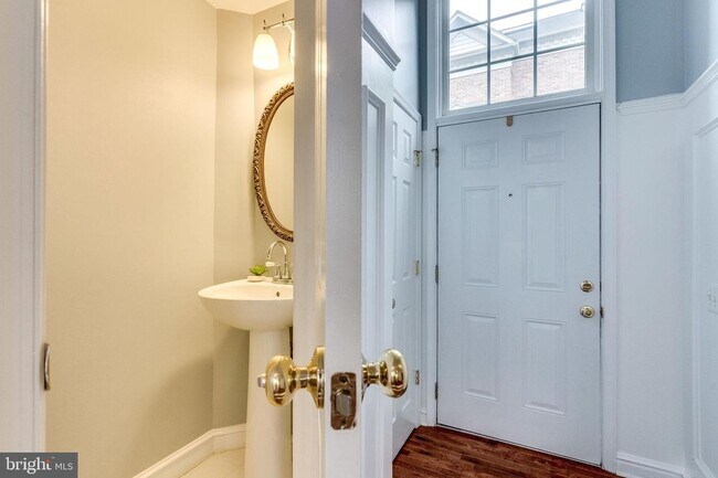 Photo - 6034 Ricketts Walk