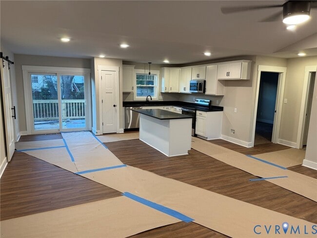 Photo - 325 Yorktown Dr