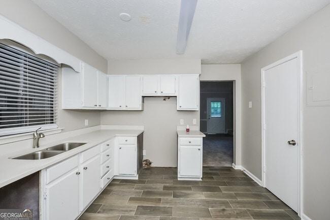 Photo - 144 Fairview Dr