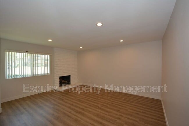 Photo - 3551 W Hemlock St