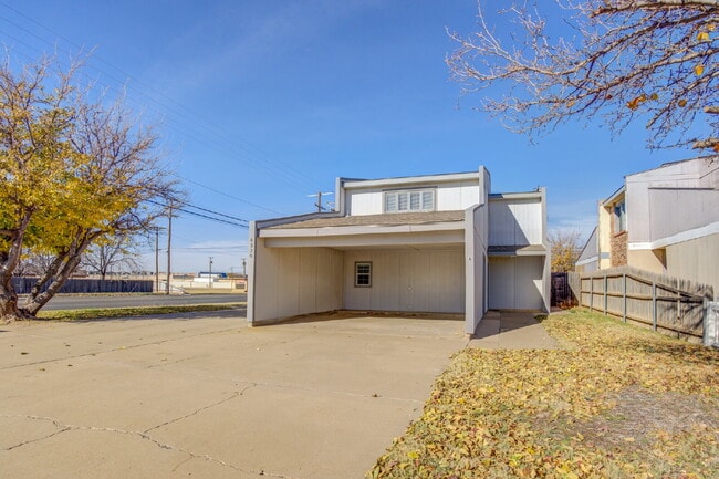 Photo - Two Story, 3 Bed / 2 Bath Duplex with Mode... Unit B