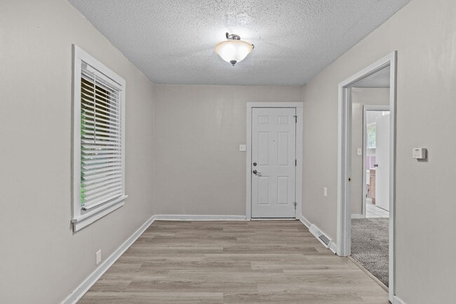 Photo - 2936 N Hanley Rd