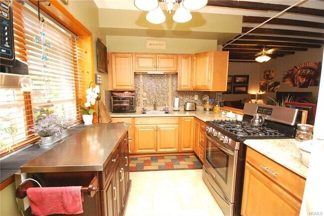 Building Photo - 158 6th St Unit 1R Rental
