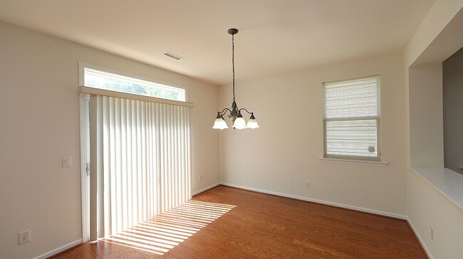 Photo - Spacious Home in Superb Cary Location *Amb...