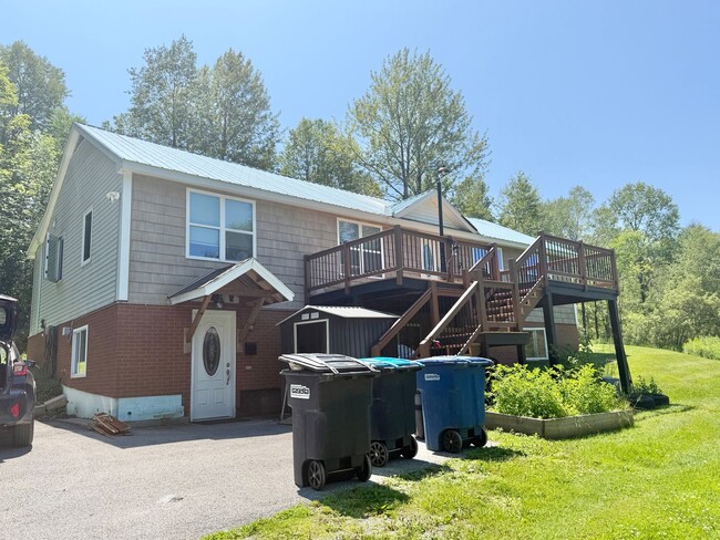 Building Photo - 78 Taft Rd Unit 2