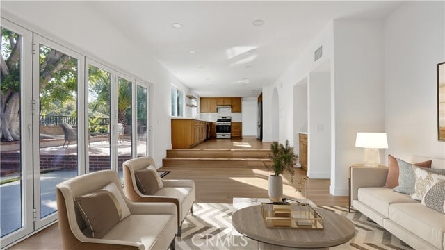 Building Photo - 27662 Esla