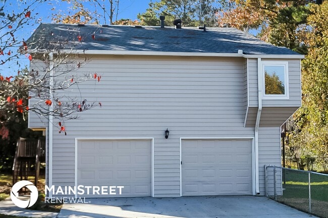Photo - 541 Canterbury Ln