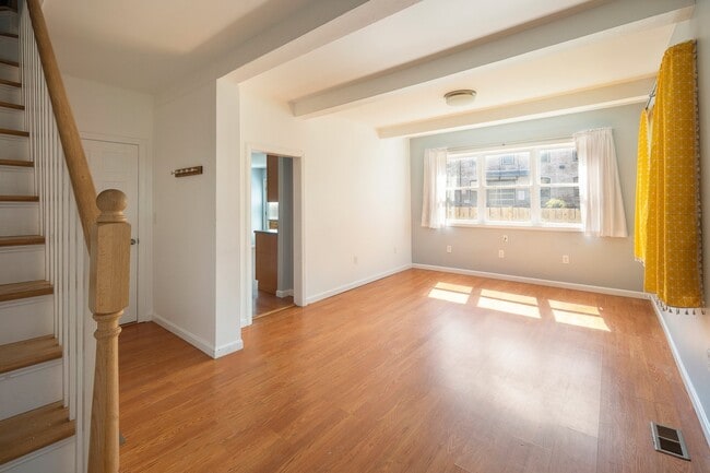 4 Olive Square