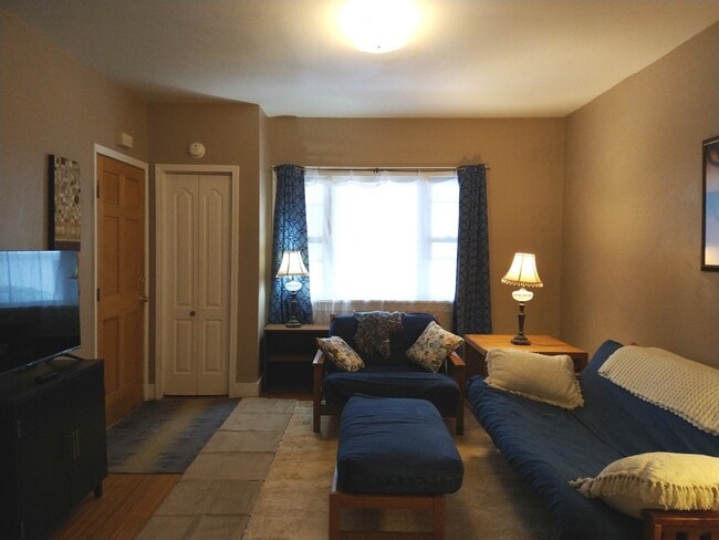 Photo - 25 Beacon St Unidad down