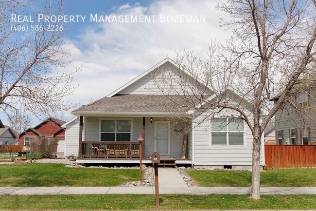 Photo - 460 Woodman Dr