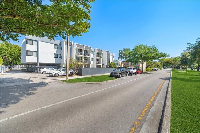 Photo - 2345 NE 135th St