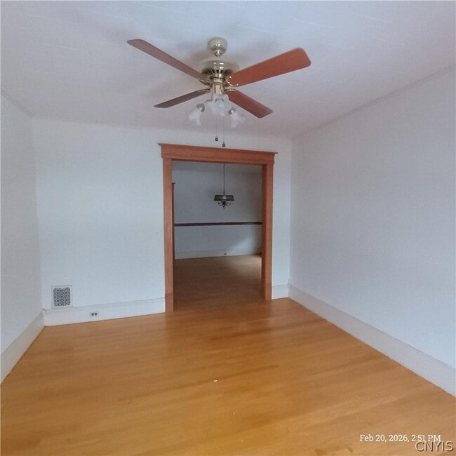 Photo - 421 Ulster St