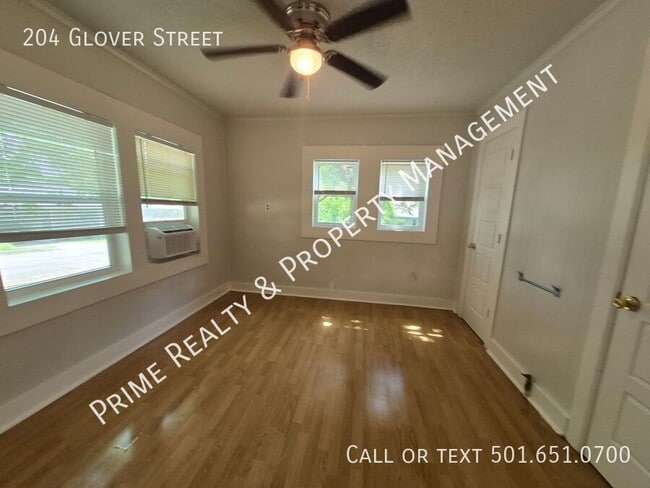 Photo - 204 Glover St