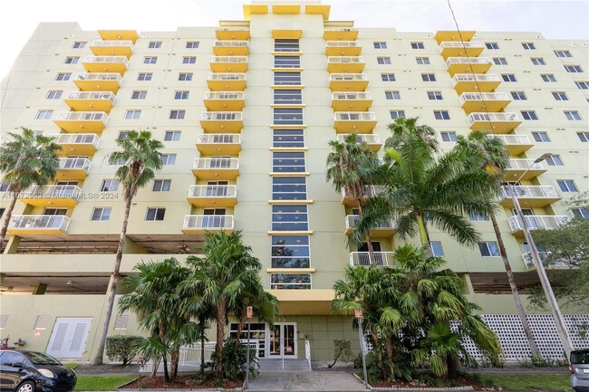 Photo - 816 NW 11th St Condominio Unidad 1006