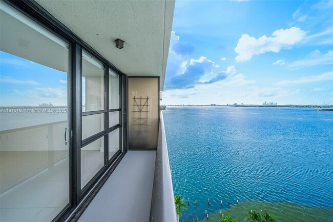 Photo - 600 NE 36th St Unit 1916